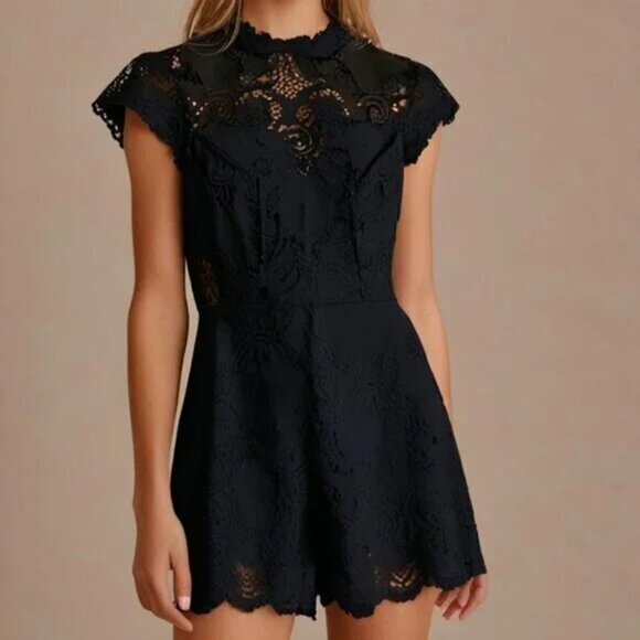 NWT Bebe Lace Romper Open Back High Mock Neck Sweetheart Underlay - Picture 1 of 7